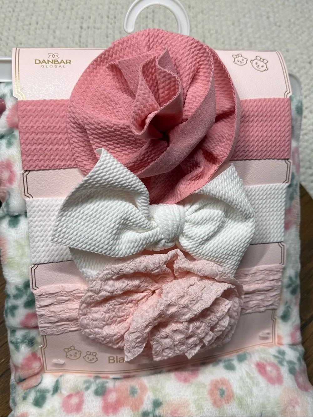 Plush Floral Baby Blanket with Pink Bow Headbands